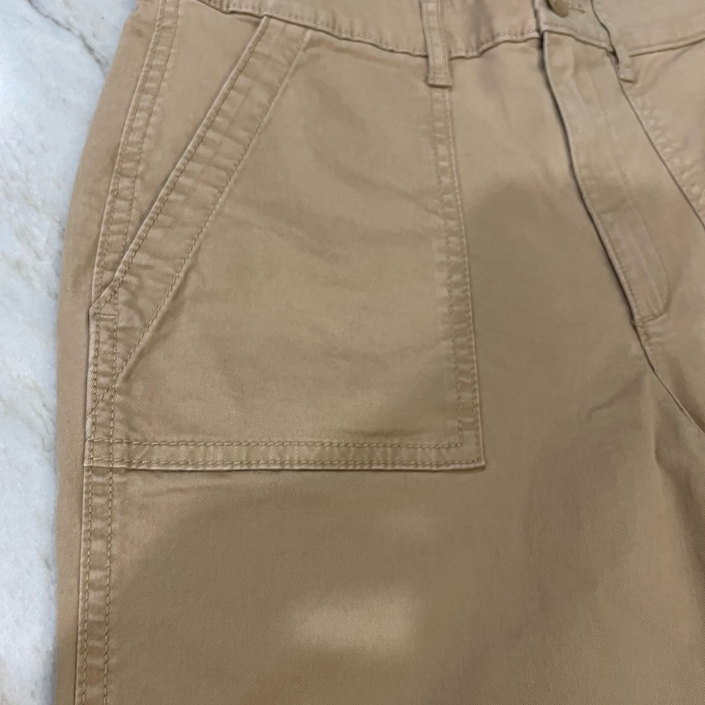 Old Navy khaki cropped pants - Picture 10 of 10